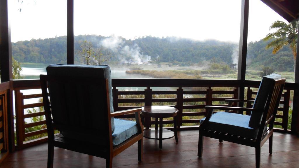 Green Lake Linow Hotel Tomohon Room photo